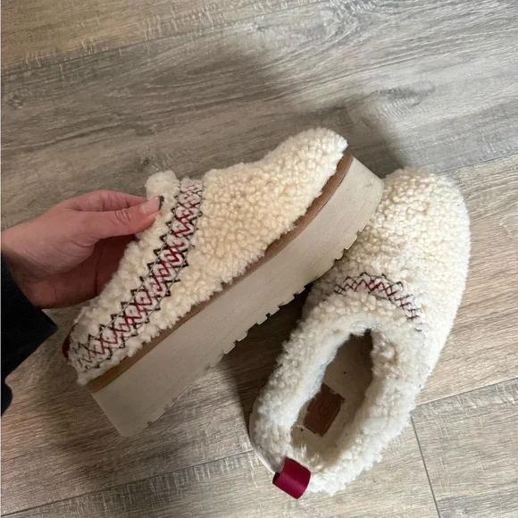 UGG Tazz Braid Shearling Slipper - Picture 3 of 5